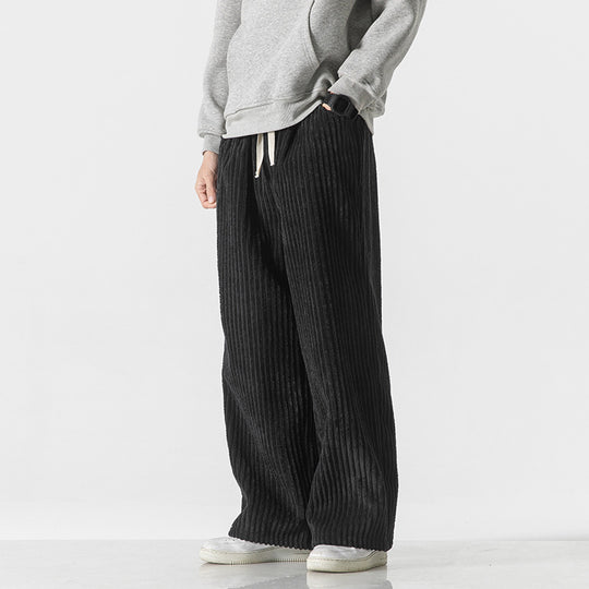 Herren Weit geschnittene Cordhose mit Tunnelzugbund und markanter Rippenstruktur Nord Taschen
