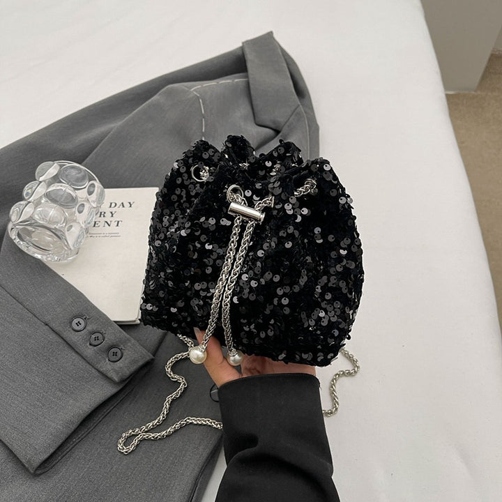 Damen Glitzernde Beuteltasche mit elegantem Kettenriemen Nord Taschen
