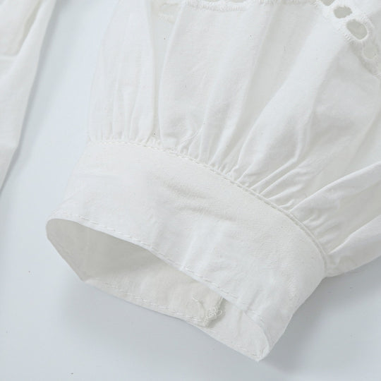 Damen Bluse mit V-Ausschnitt, Broderie‑Stickerei und voluminösen Puffärmeln Nord Taschen