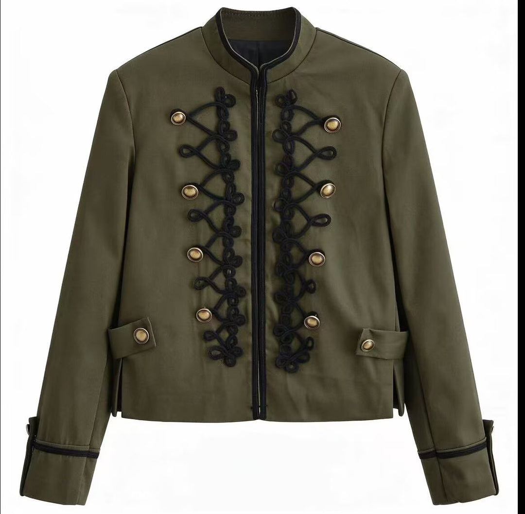 Damen Militärinspirierte Kurzjacke mit Stehkragen, Zierkordeln und Goldknöpfen Nord Taschen