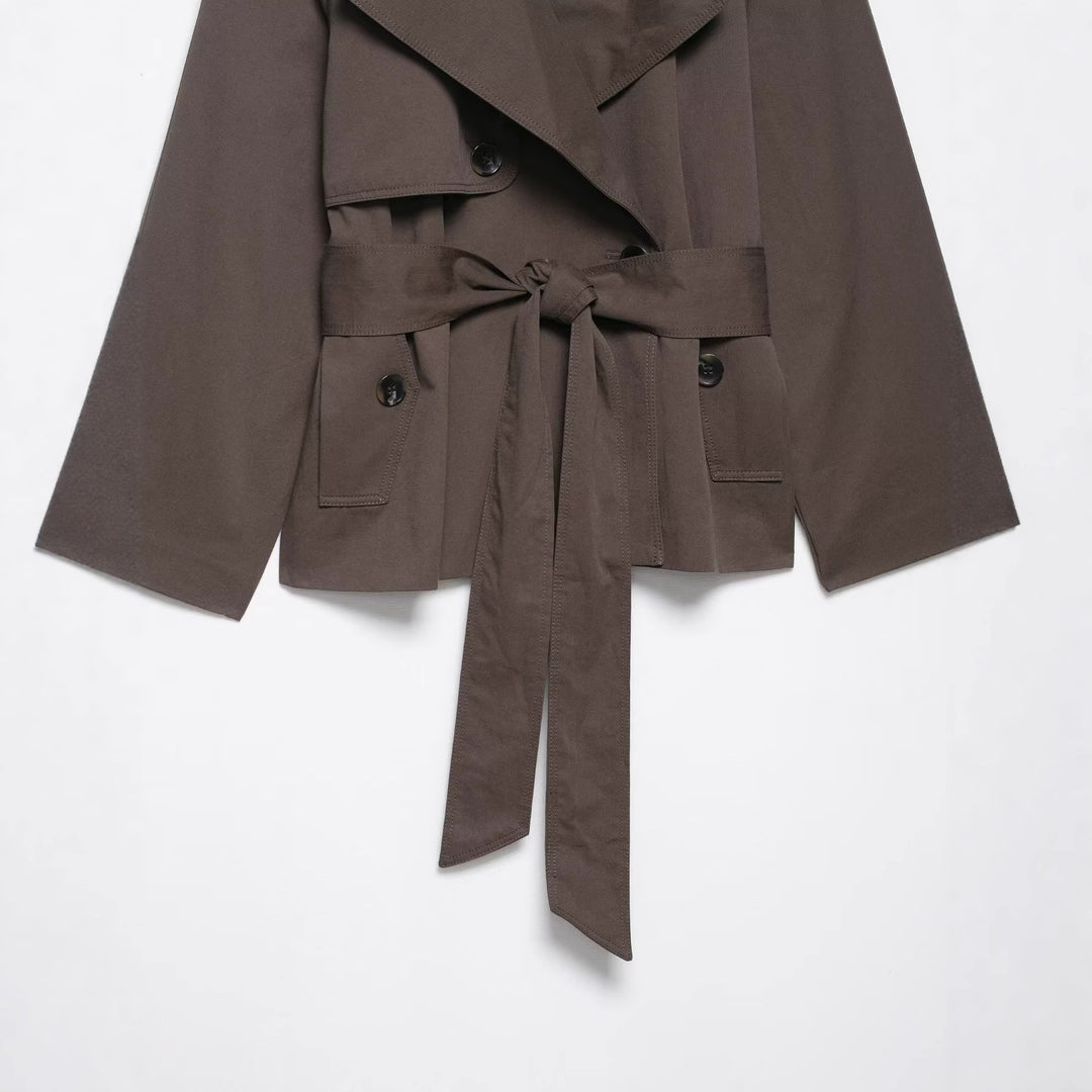 Damen 300+ kurzer Cropped‑Trenchblouson mit weiten Revers, Bindegürtel und Pattentaschen Nord Taschen