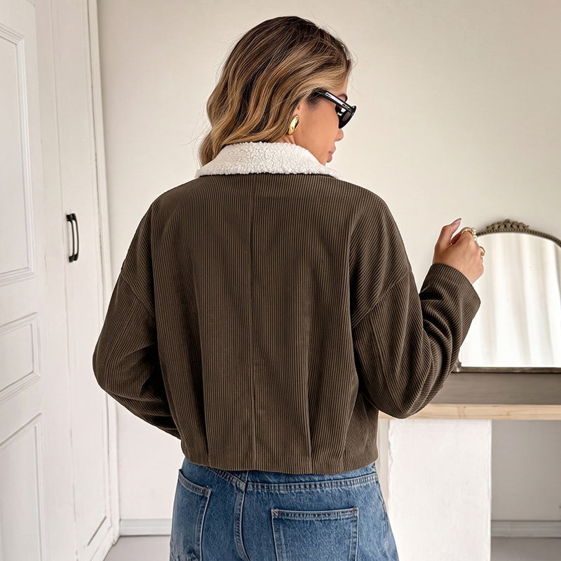 Damen Kurzgeschnittene Cordjacke mit Teddyfutter und Schafkragen Nord Taschen