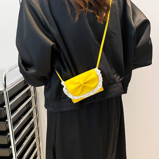 Damen Designer Umhängetasche mit Spitzenakzenten von Nord Taschen