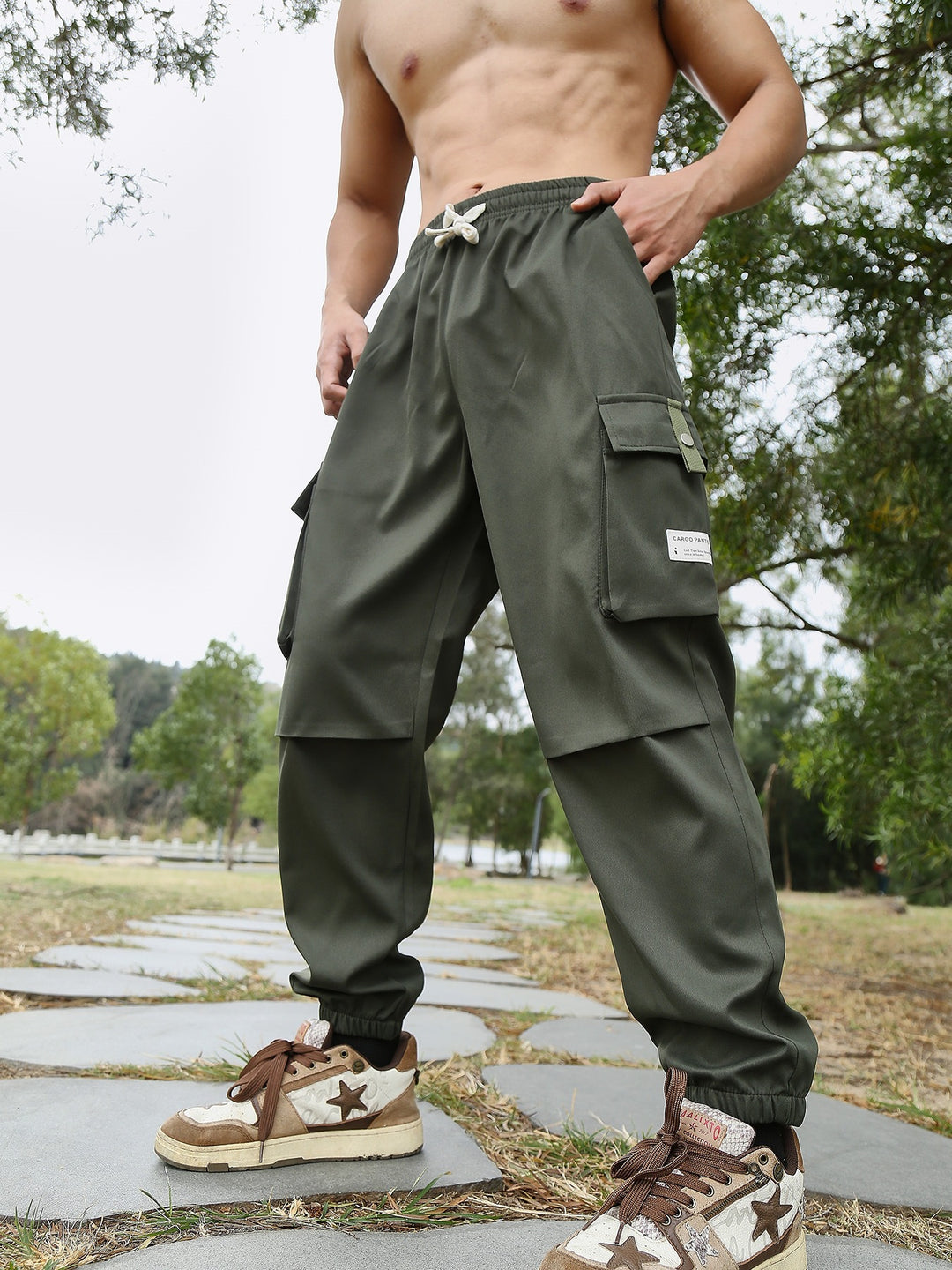 Herren Multifunktionale Cargo-Joggerhose mit elastischem Tunnelzugbund, verschließbaren Beintaschen und verstärkten Knieeinsätzen Nord Taschen