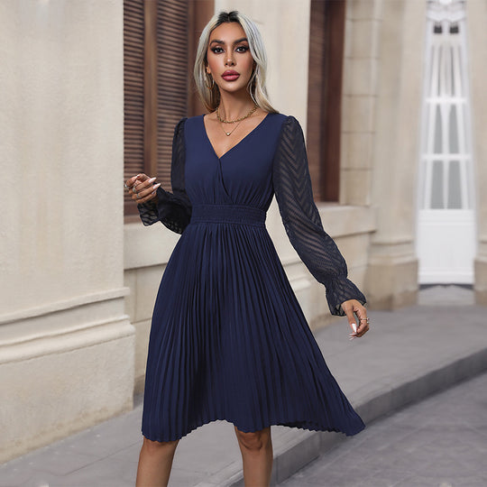 Damen Elegantes Faltenkleid mit transparenten Ärmeln Nord Taschen