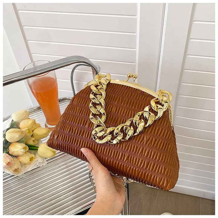 Damen modische Clutch mit kreativem Kettenakzent Nord Taschen