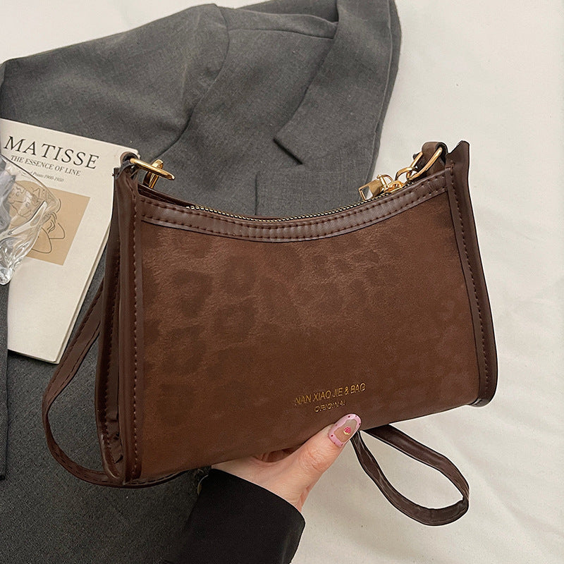 Damen Henkeltasche mit einzigartigem Dekor und praktischem Reißverschluss Nord Taschen
