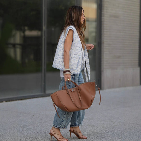 Damen Geräumiger Leder-Shopper mit geschwungener Silhouette und Magnetverschluss Nord Taschen