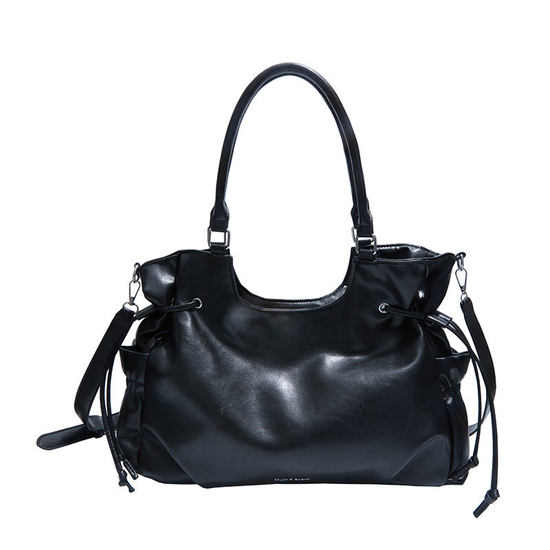 Damen Schultertasche mit modernen Raffungselementen Nord Taschen