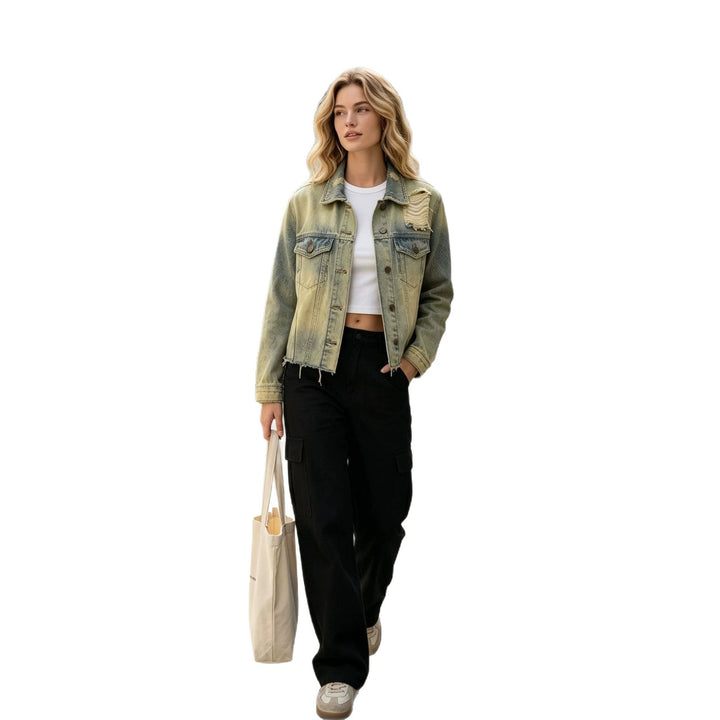Damen kurze Denimjacke im Destroyed-Look mit Brusttaschen und rohem Saum Nord Taschen