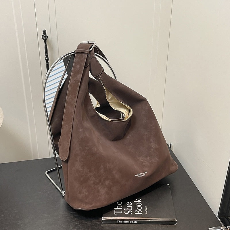 Damen trendige Hobo-Tasche mit eleganten Akzenten Nord Taschen