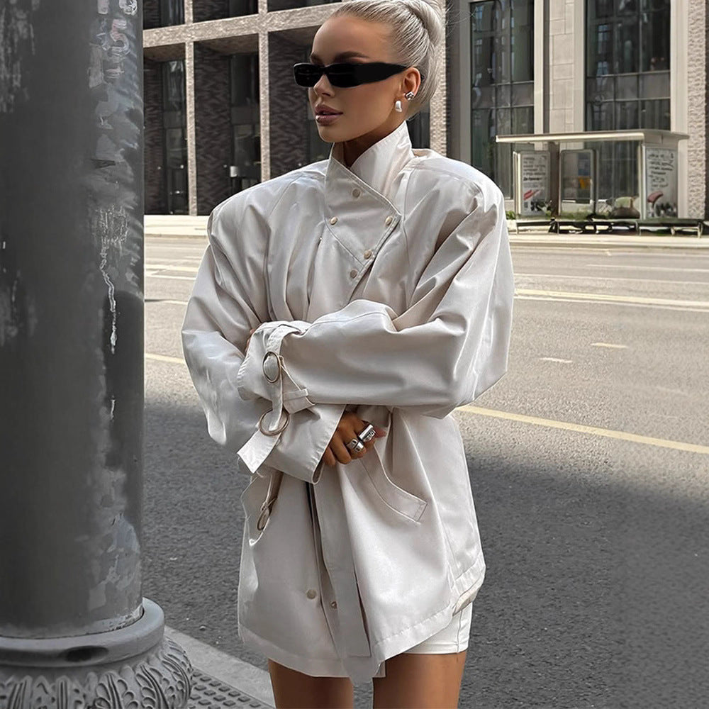 Damen Kurz‑Trench im Oversize‑Look mit extrabreitem Revers und Druckknopfverschluss Nord Taschen