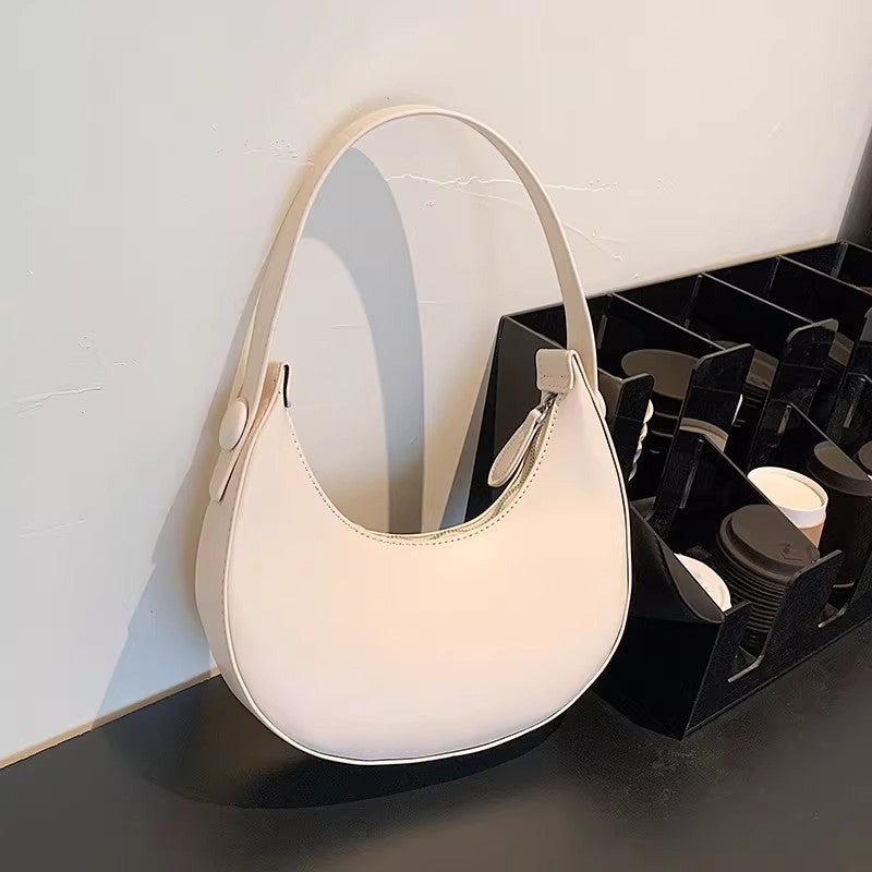 Damen Hobo-Tasche mit elegantem Kettendetail und stilvollem Design Nord Taschen