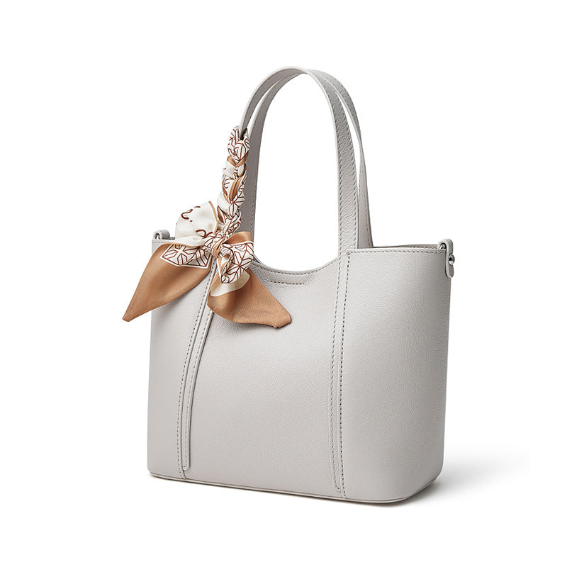 Damen Handtasche mit modischem Halstuch Nord Taschen