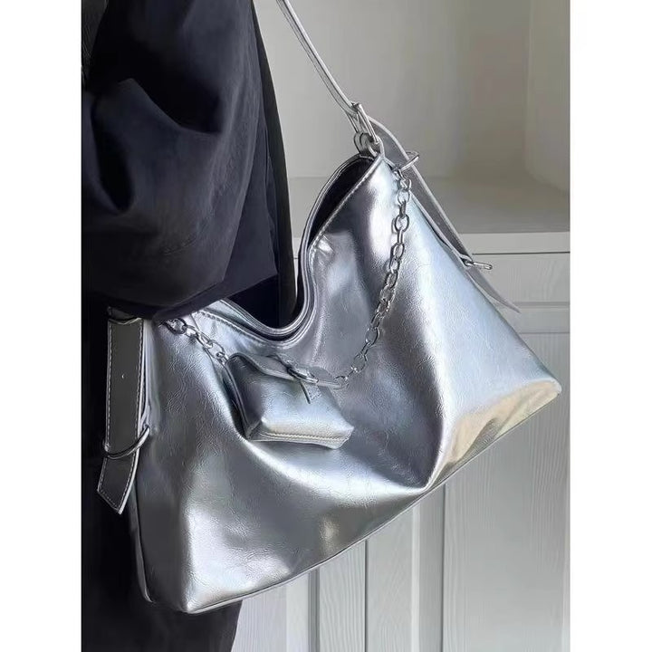 Damen Hobo-Tasche mit elegantem Kettenverzierung und praktischem Innenfach Nord Taschen