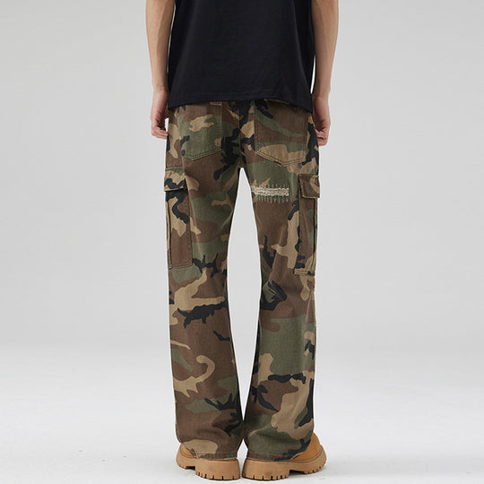 Herren weite Cargo-Hose im Camouflage-Look mit bewusst aufgerissenen Details und großen Pattentaschen Nord Taschen