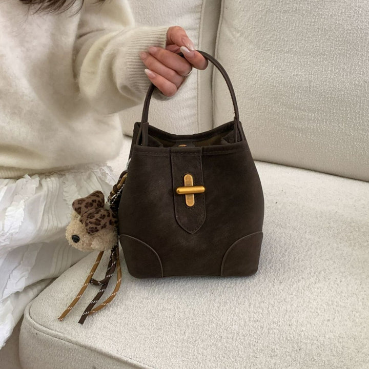 Damen Handtasche mit abnehmbarem Plüschanhänger Nord Taschen