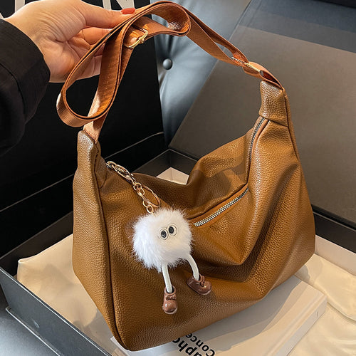 Damen Hobo-Handtasche mit robustem Material und verspieltem Anhänger Nord Taschen