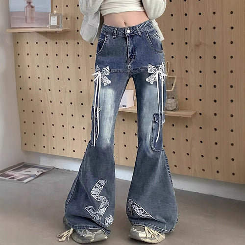 Damen weite ausgestellte Jeanshose im Cargostil mit Zierbändern, Spitzenapplikationen und Mehrfachtaschen Nord Taschen