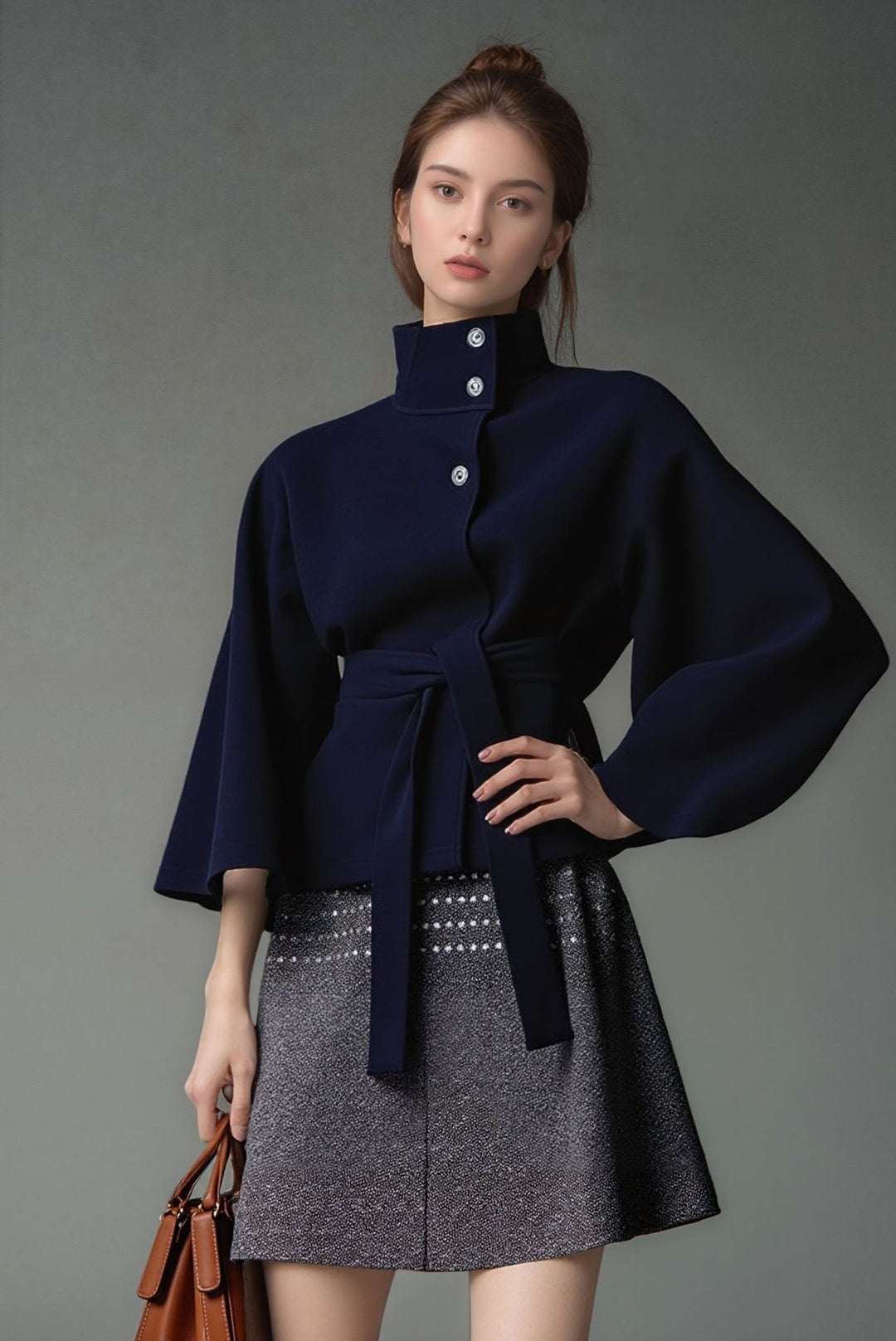 Damen Kurzcape-Jacke mit hohem Stehkragen, Bindegürtel und kastiger Silhouette Nord Taschen