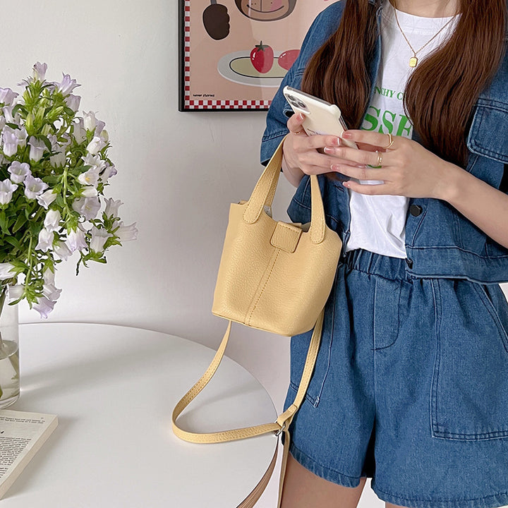 Damen Hobo-Tasche mit abnehmbarer Kosmetiktasche und elegantem Design Nord Taschen
