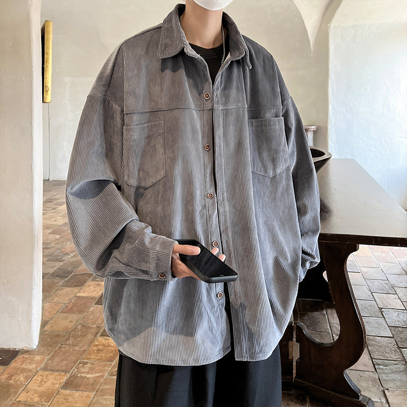 Herren oversized Kordhemdjacke mit aufgesetzten Brusttaschen, abgerundetem Saum und lockerer Silhouette Nord Taschen