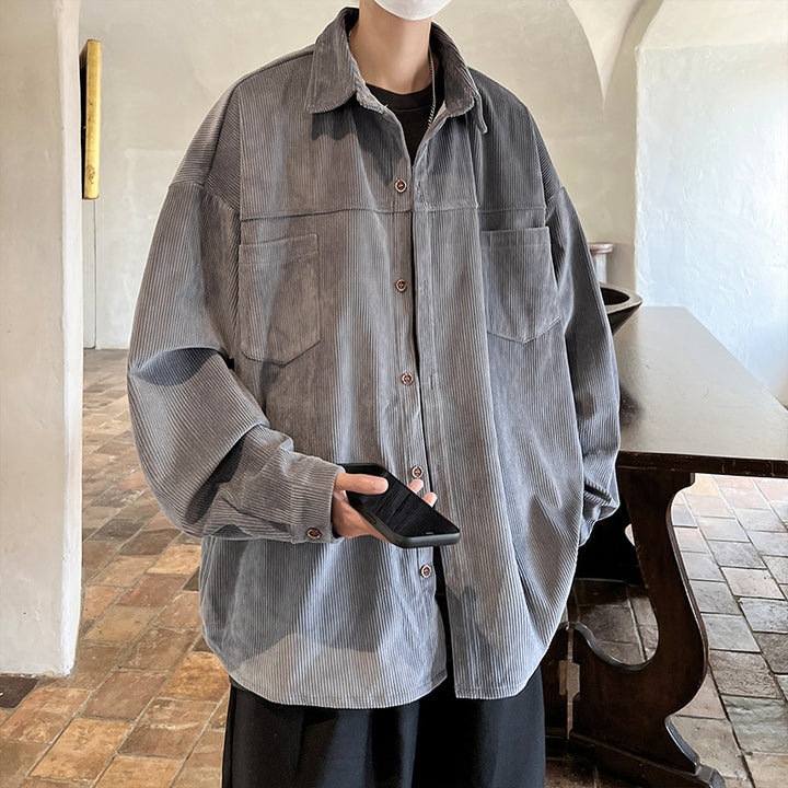 Herren oversized Kordhemdjacke mit aufgesetzten Brusttaschen, abgerundetem Saum und lockerer Silhouette Nord Taschen