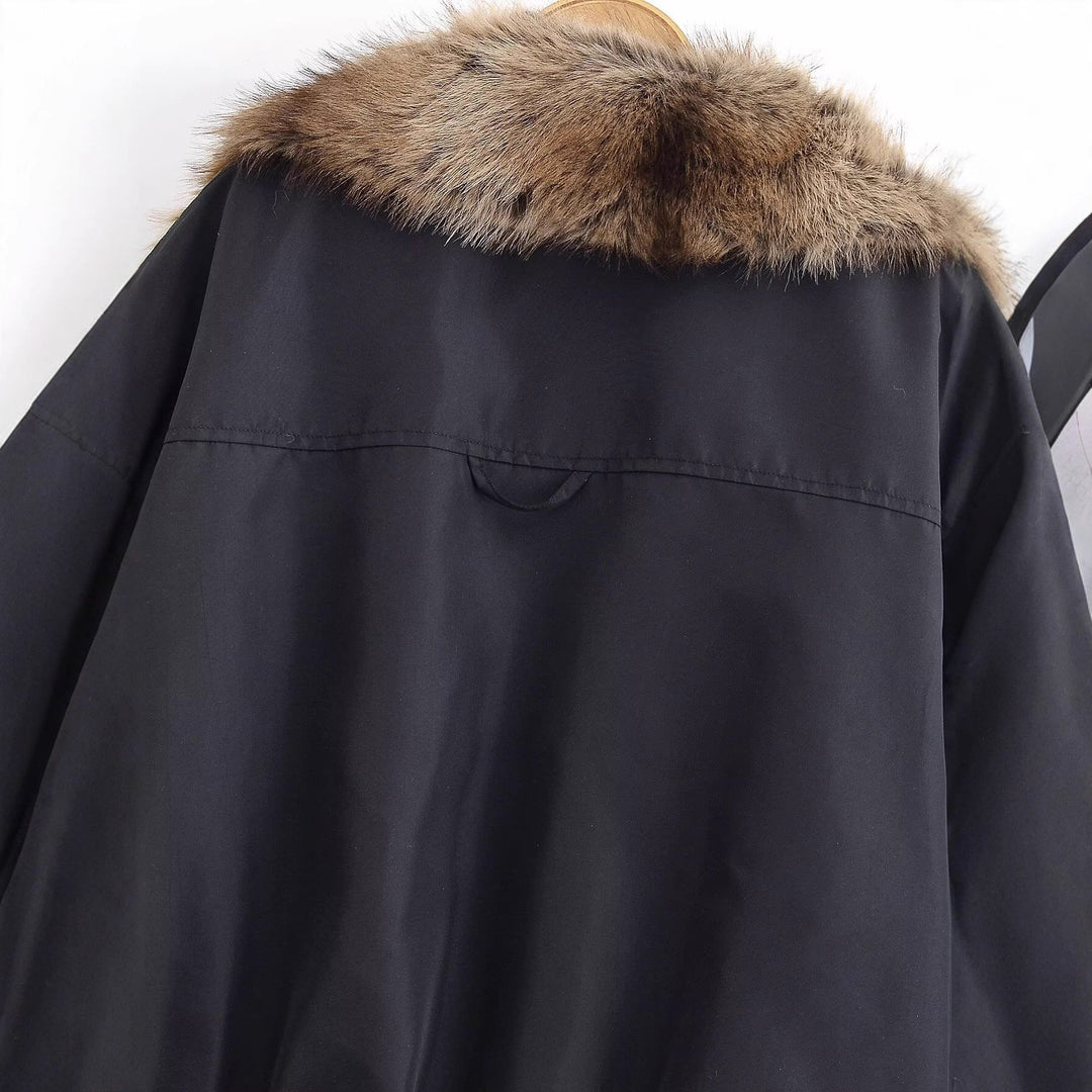 Damen Kurze gesteppte Bomberjacke mit voluminösem Faux-Fur-Schalkragen Nord Taschen