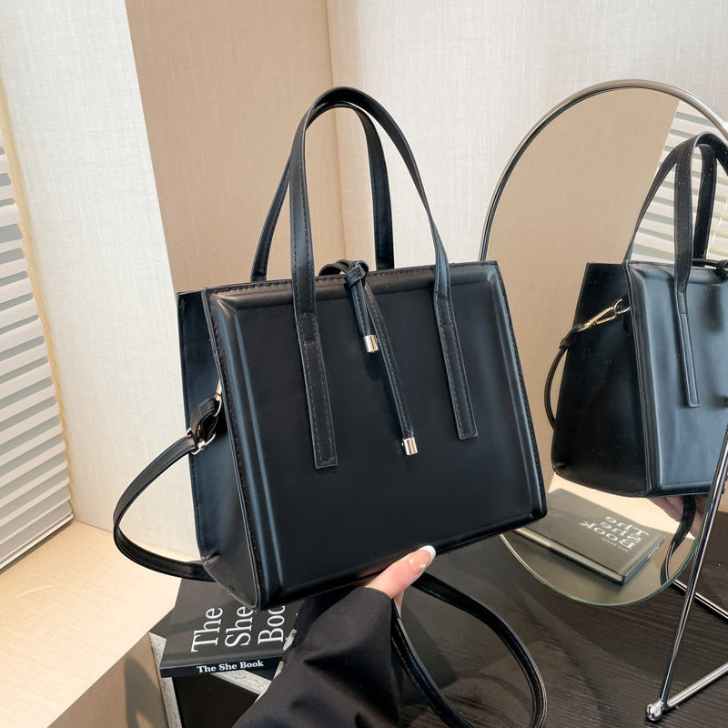 Damen elegante Handtasche im minimalistischen Design mit abnehmbaren Trageriemen Nord Taschen