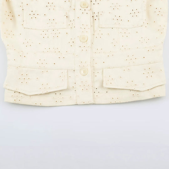 Damen Kurze Broderie‑Anglaise Jacke im Utilitarstil mit Stehkragen und Pattentaschen Nord Taschen