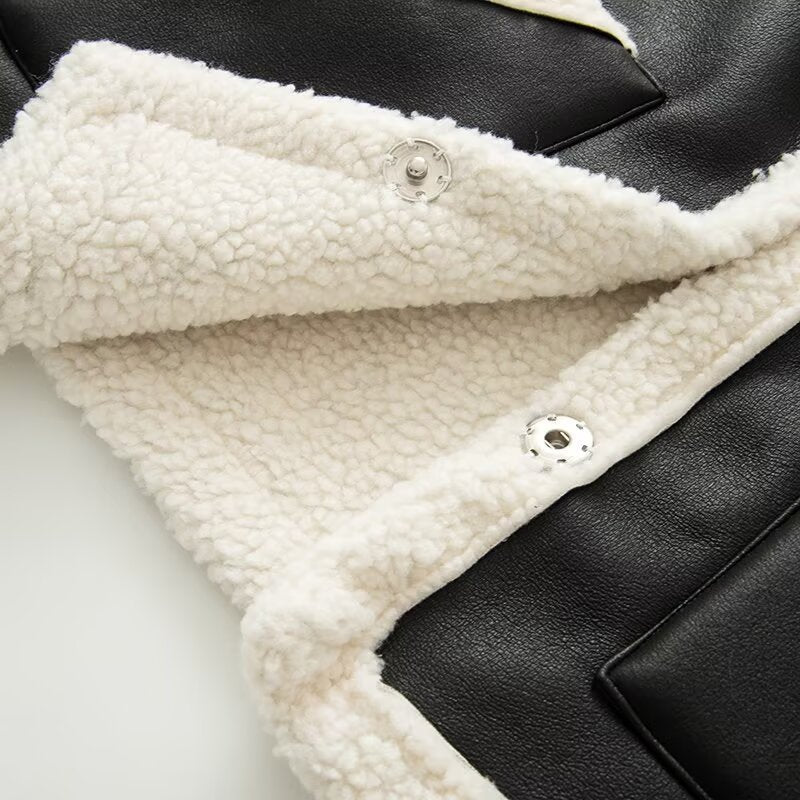 Damen Ärmellose Lammfellimitat-Weste mit Reverskragen und aufgesetzten Taschen Nord Taschen