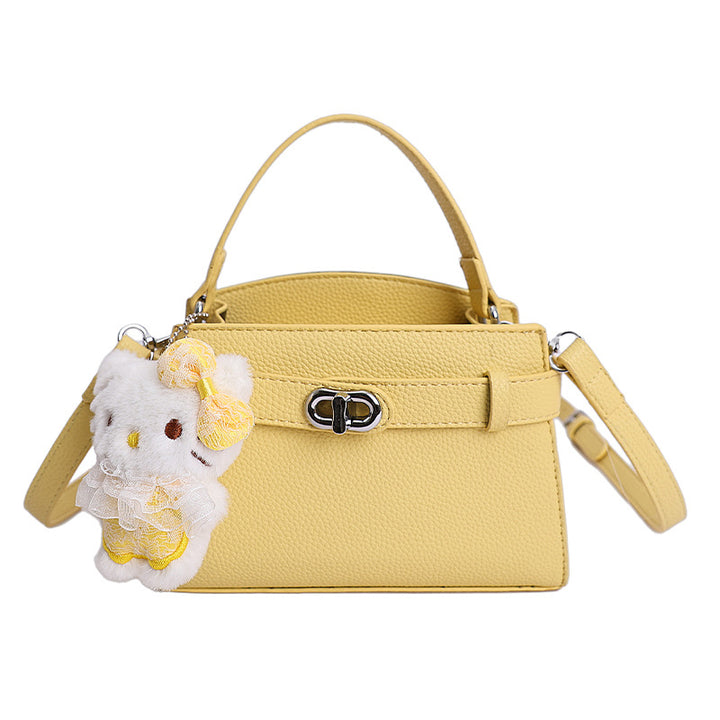 Damen trendige Handtasche mit verspieltem Tieranhänger Nord Taschen