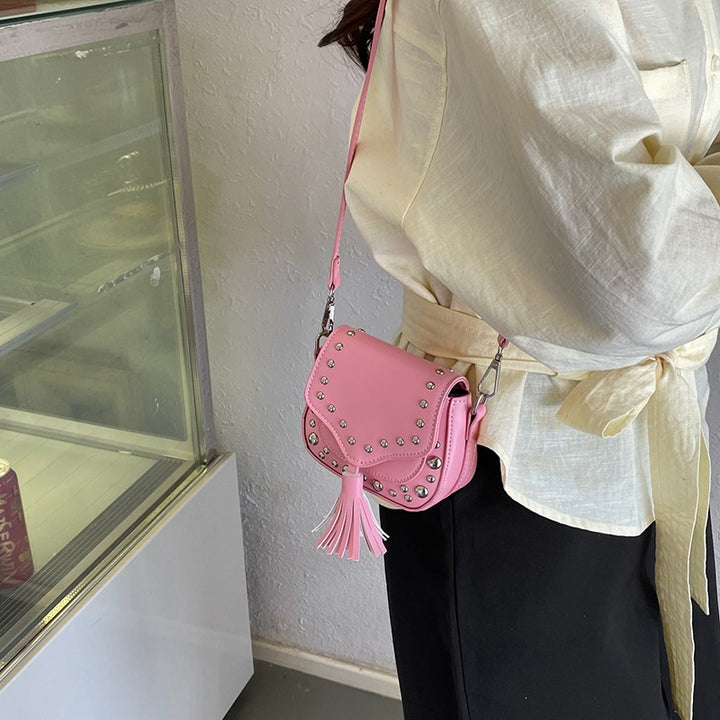 Damen Umhängetasche mit Nieten und Fransen Nord Taschen