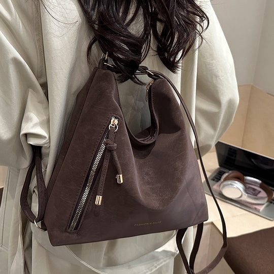 Damen Hobo-Tasche aus hochwertigem Kunstleder mit dekorativen Reißverschlussdetails Nord Taschen