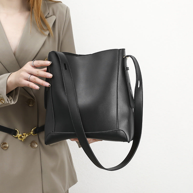 Damen Hobo-Tasche mit elegantem Faltendesign und praktischem Innenraum Nord Taschen