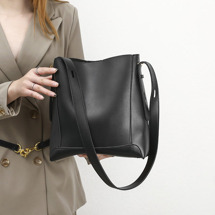 Damen Hobo-Tasche mit elegantem Faltendesign und praktischem Innenraum Nord Taschen