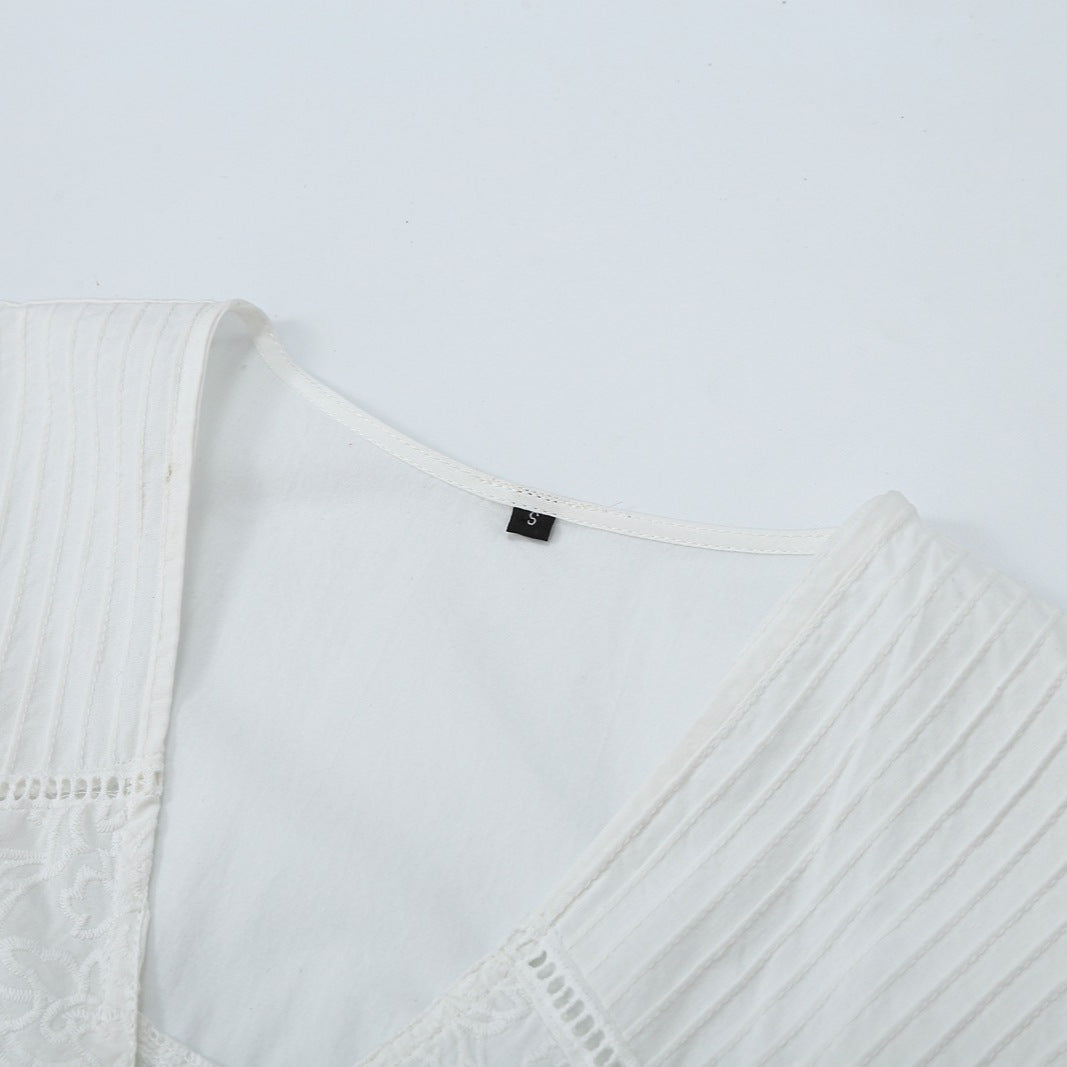 Damen Bluse mit V-Ausschnitt, Broderie‑Stickerei und voluminösen Puffärmeln Nord Taschen