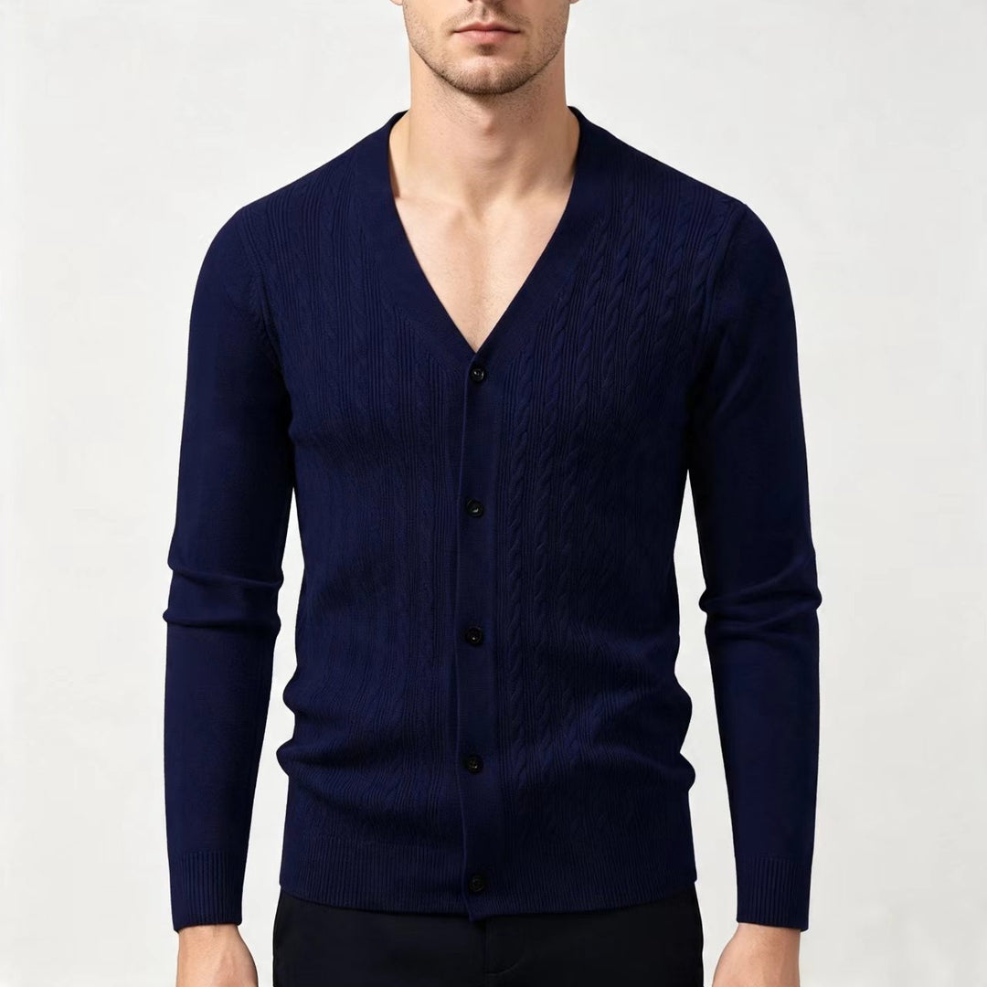 Herren Feinstrick-Cardigan mit Zopfmuster, V‑Ausschnitt und Knopfleiste Nord Taschen