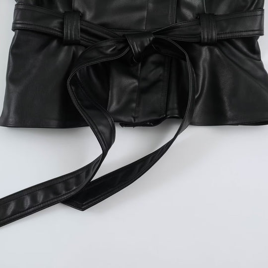 Damen Kurzjacke aus Lederimitat mit Taillengürtel und Oversize-Ärmeln Nord Taschen