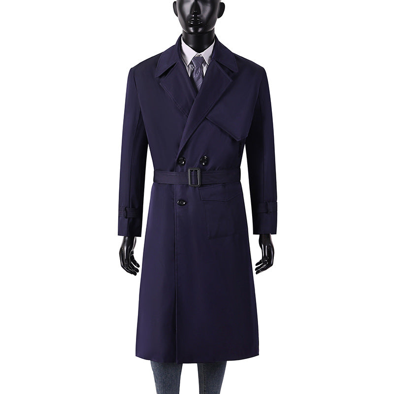 Herren Langmantel im Trenchcoat-Stil mit Sturmklappe, asymmetrischen Taschen und klassischem Revers Nord Taschen
