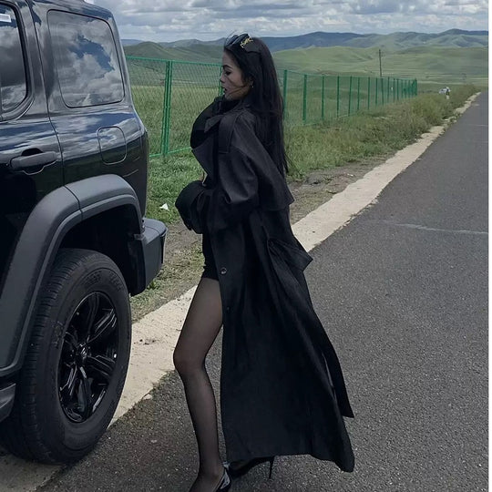 Damen Eleganter Baumwoll-Mix Trenchcoat mit asymmetrischer Schulterklappe und Bindegürtel Nord Taschen