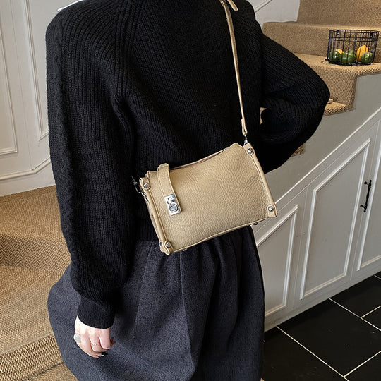 Damen Umhängetasche mit luxuriösem Kunstleder und eleganten Details Nord Taschen
