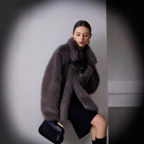 Damen Boxy-Kurzkunstpelz-Mantel mit extravoluminösem Schalkragen Nord Taschen
