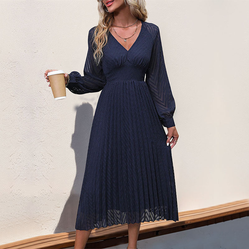 Damen Plissee Midi-Kleid mit V-Ausschnitt und langen Ärmeln Nord Taschen