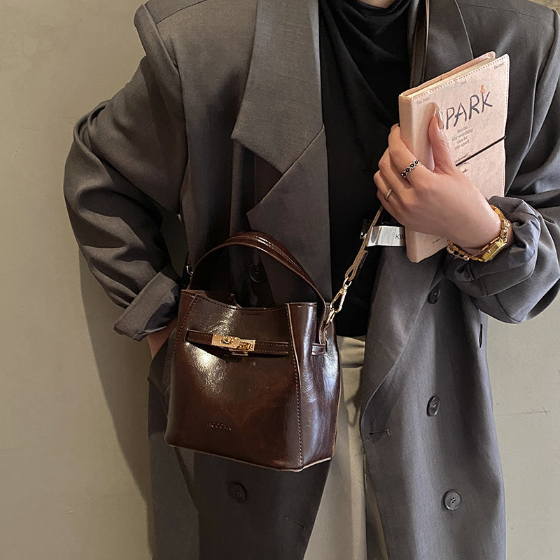 Damen Hobo-Tasche mit elegantem Kettenverschluss Nord Taschen