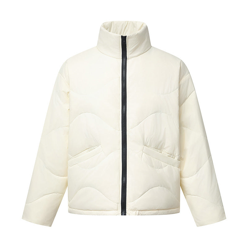 Damen Kurz geschnittene wattierte Steppjacke mit Wellensteppung und hohem Stehkragen Nord Taschen