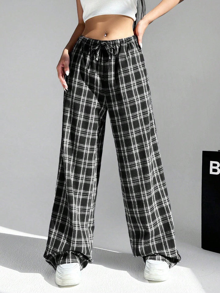 Damen weite Karo-Hose aus angenehmem Baumwollstoff mit Gummibund und seitlichen Taschen