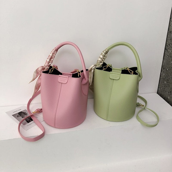 Damen Minimalistische Bucket Bag mit stilvollem Trageriemen Nord Taschen
