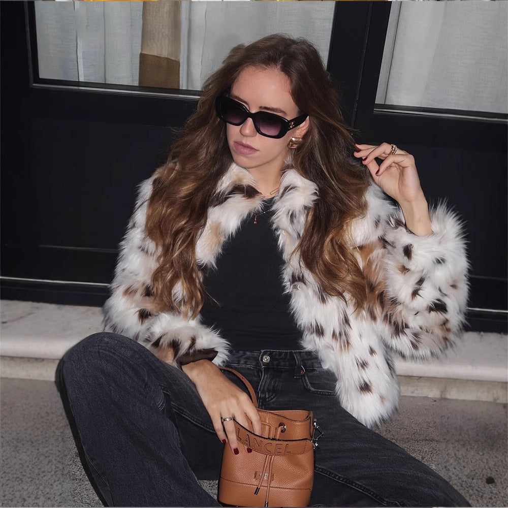 Damen Cropped Kunstpelzjacke im Fleckenmuster mit Boxy‑Silhouette und extraweichem Hochflor Nord Taschen