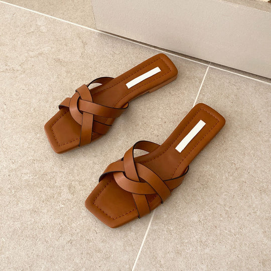 Damen elegante Riemensandalen mit modernem Kreuzdesign und flacher Sohle